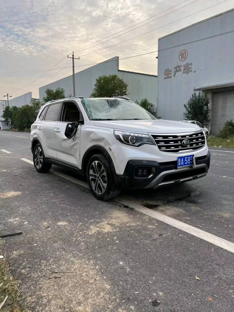 事故车荷泽市19年起亚智跑SUV
