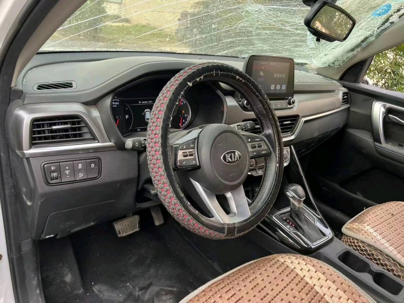 事故车荷泽市19年起亚智跑SUV