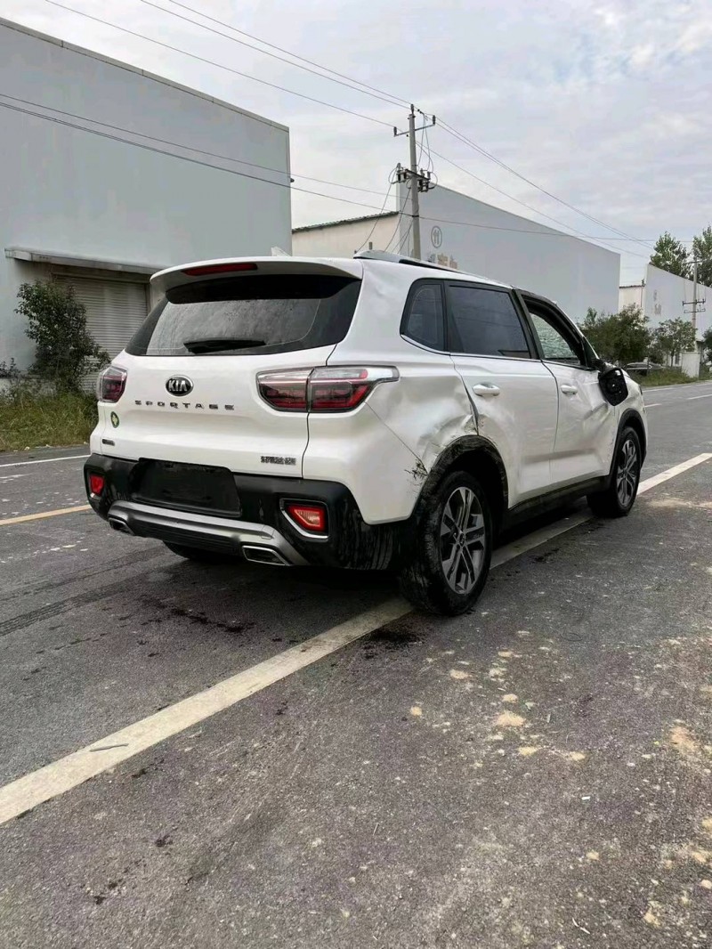 事故车荷泽市19年起亚智跑SUV