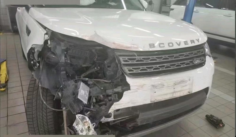 事故车哈尔滨市19年路虎路虎发现SUV