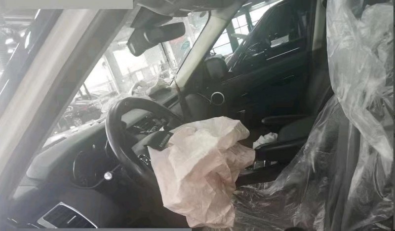 事故车哈尔滨市19年路虎路虎发现SUV