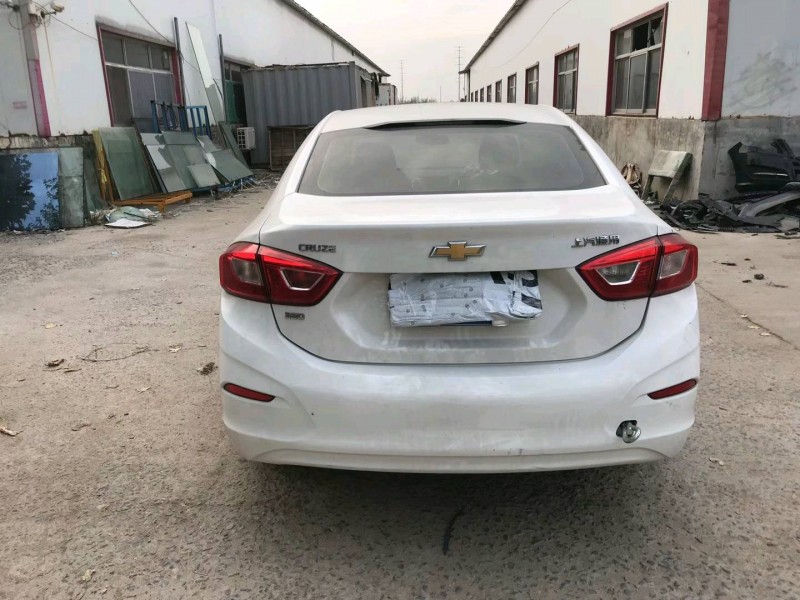 事故车荷泽市18年雪佛兰科鲁兹中型车