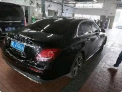 事故车郴州市19年奔驰奔驰E级中型车
