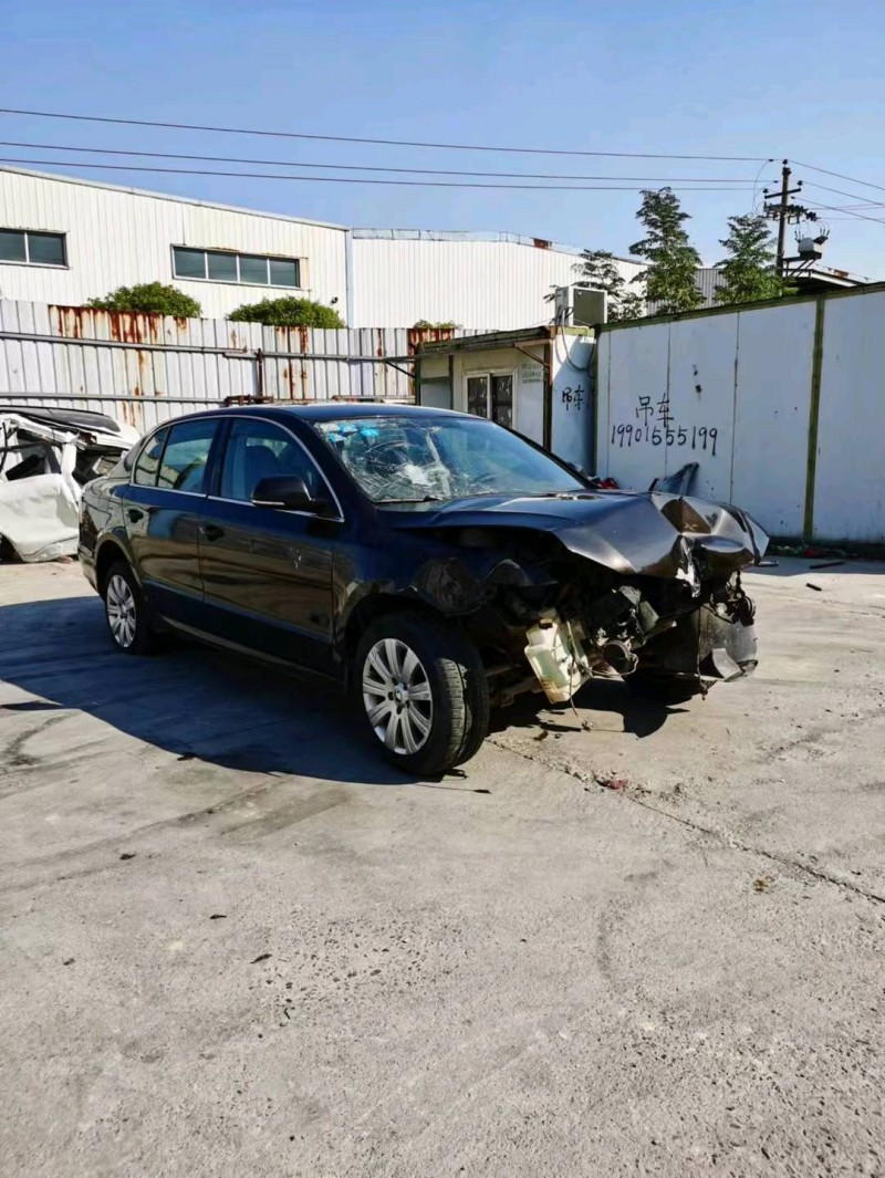 事故车南昌市15年斯柯达速派中型车